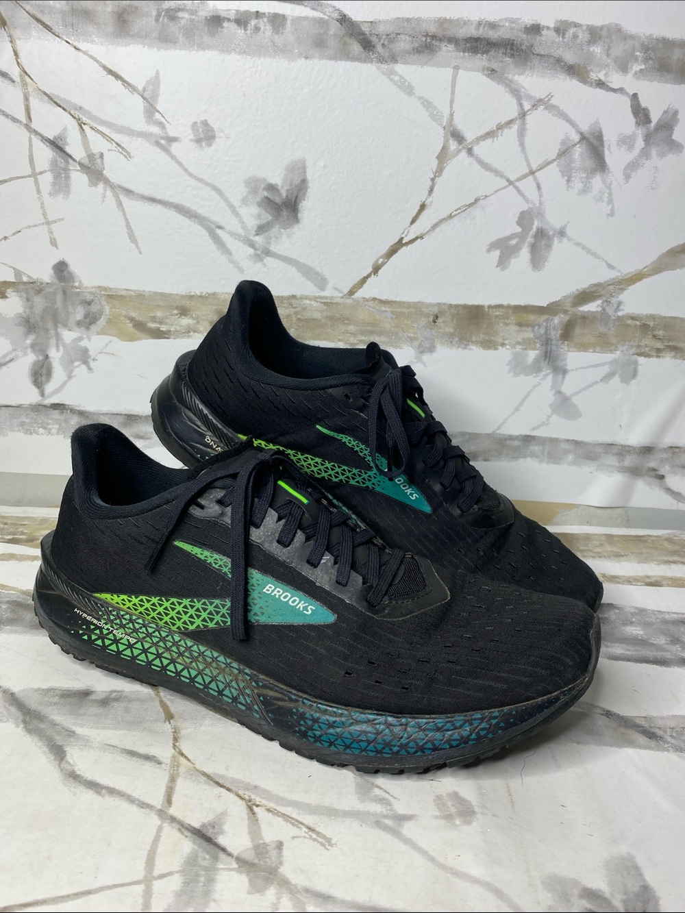 Brooks Hyperion Tempo running shoes